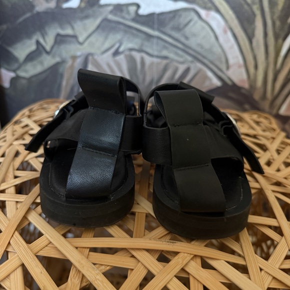 Black Low Heel genuine Leather Fisherman Sandals  size 7 - Picture 5 of 7